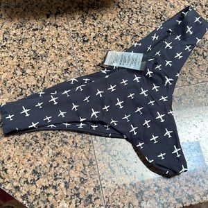 Boys and arrows airplane bottoms